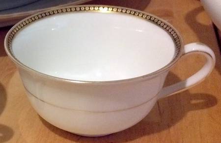 16109 Footed Cup