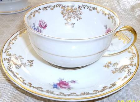 HUT738 Flat Cup & Saucer Set
