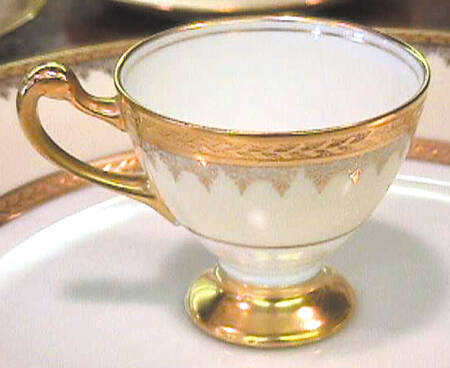 HUT815 Footed Demitasse Cup