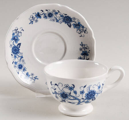 Seine Footed Cup & Saucer Set