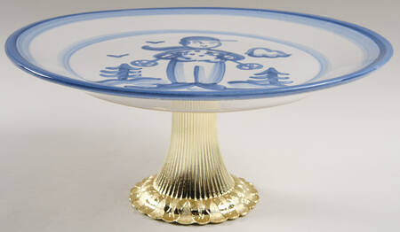 Skier Cake Stand with 4"-5" Metal Pedestal  Hc