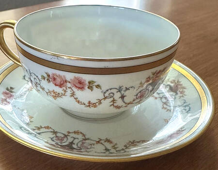 H1253 Flat Cup & Saucer Set