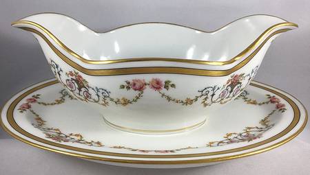 H1253 Gravy Boat with Attached Underplate