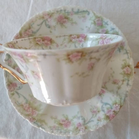 Schleiger 142e Flat Cup & Saucer Set