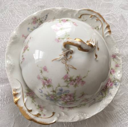 Schleiger 155j Round Covered Butter