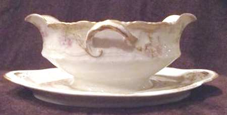 Schleiger 162 Gravy Boat with Attached Underplate