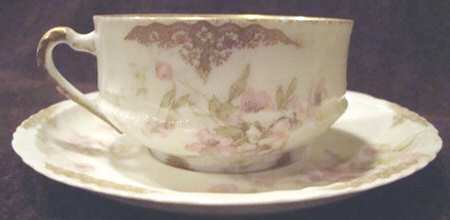 Schleiger 162 Flat Cup & Saucer Set
