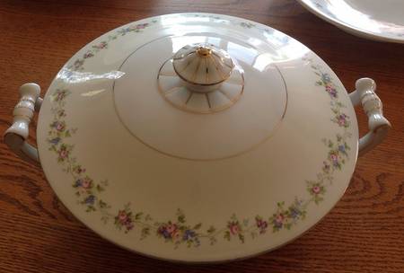 HWC10 Round Covered Vegetable