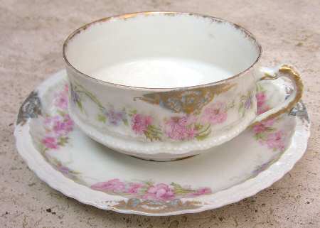 Schleiger 1066-1 Flat Cup & Saucer Set