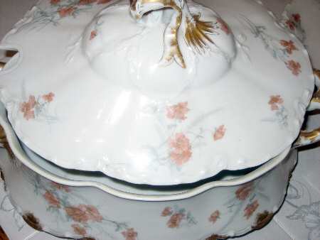 Schleiger 254I Tureen &  Lid