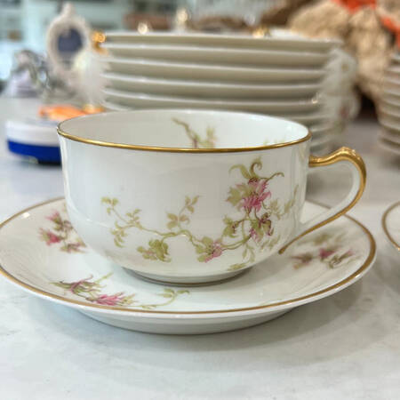 Schleiger 256 Flat Cup & Saucer Set