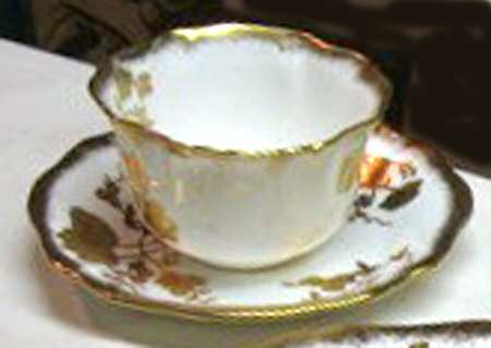 11657 Footed Cup & Saucer Set