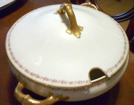 Schleiger 292a Tureen &  Lid