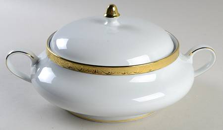Chamberlain Round Covered Vegetable