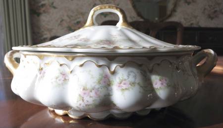 Schleiger 340b Round Covered Vegetable