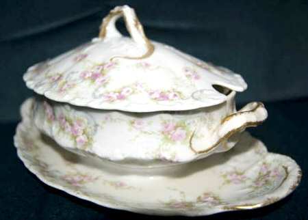 Schleiger 340g Gravy Boat w/Attached Underplate & Lid