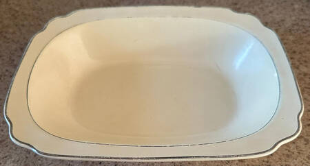 C15 9" Oval Vegetable Bowl