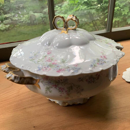 Schleiger 455b Tureen &  Lid