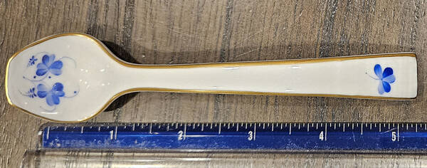 Rachael (Newer) Cream/Mayo Ladle, Solid Piece