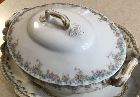 Schleiger 610 Oval Covered Vegetable