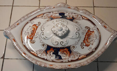 Davenport Oval Covered Vegetable