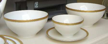 HUT887 9" Round Vegetable Bowl