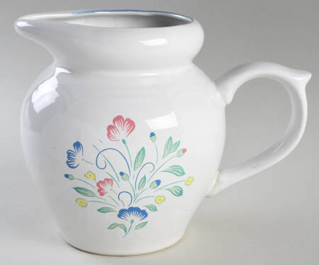 Floral Expressions (Japan, Floral Center) 64 Oz Pitcher