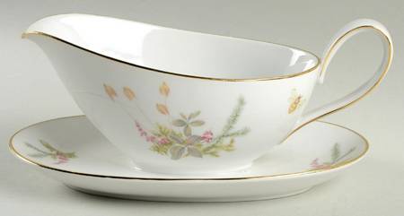 8427 Gravy Boat with Attached Underplate