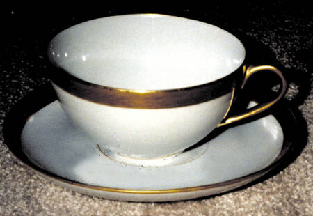 HUT875 Flat Cup & Saucer Set