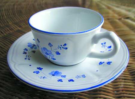 HVP4 Flat Cup & Saucer Set