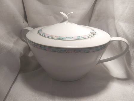 HEP26 Teapot & Lid