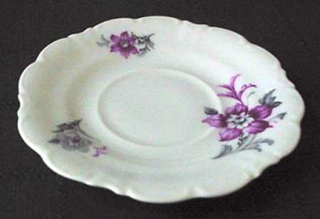 01983 (Sylvia Shape) Saucer
