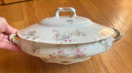 Schleiger 838a Oval Covered Vegetable