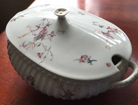 H1406 Tureen &  Lid