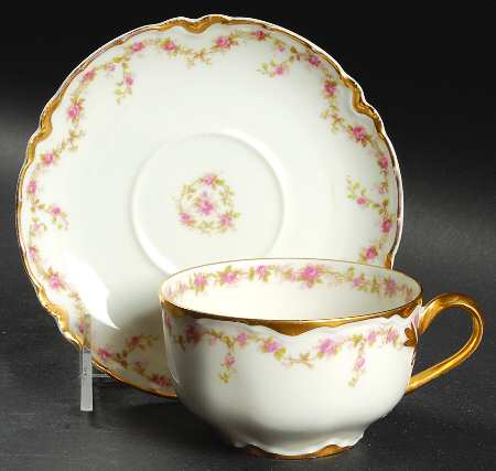 Schleiger 951 Flat Cup & Saucer Set
