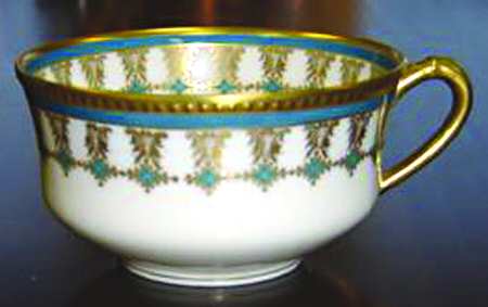 Schleiger 990 Footed Cup & Saucer Set