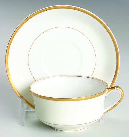 H1469 Flat Cup & Saucer Set