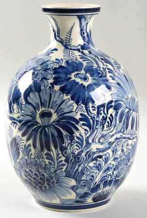 Delfts Blue 7" Vase
