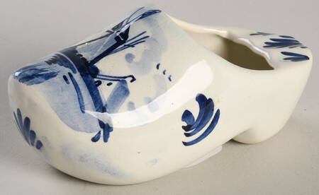 Delfts Blue Figural Ashtray