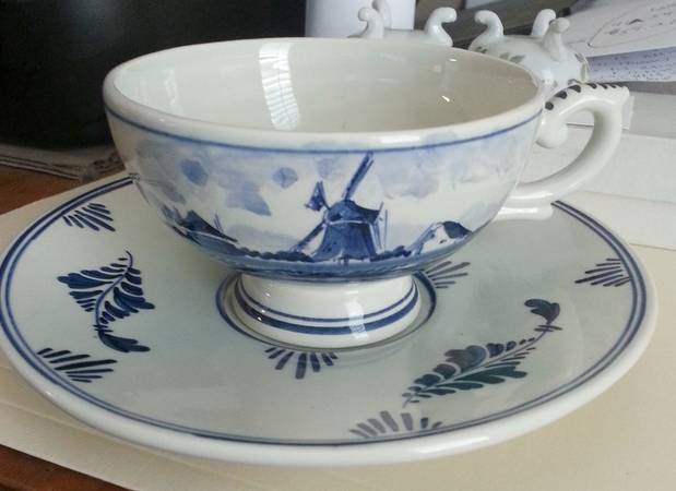 Delfts Blue Footed Cup & Saucer Set