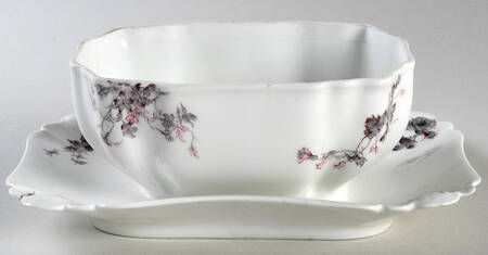 Schleiger 1152-7 Sauce Boat with Attached Underplate No Lid