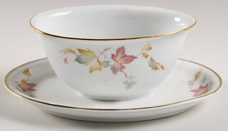 HUT935 Gravy Boat with Attached Underplate