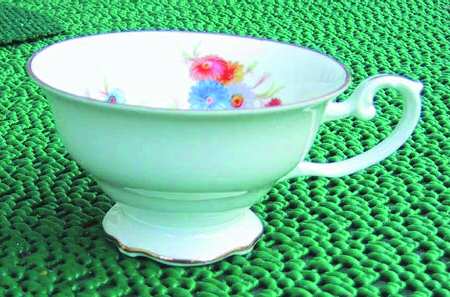 HUT937 Footed Cup