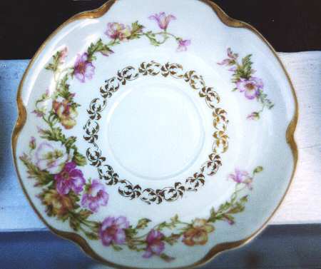 H1565 Saucer