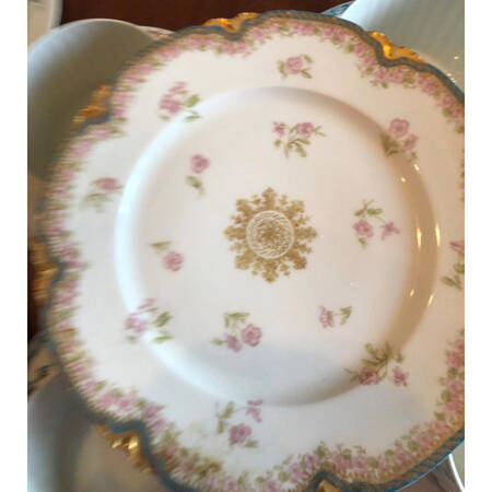 H1586 Luncheon Plate