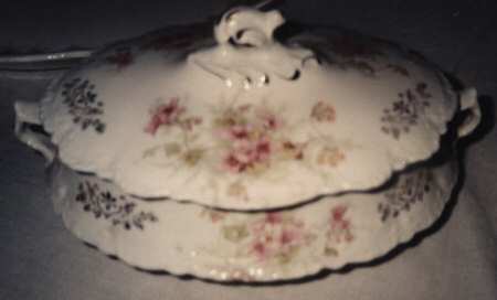 HLC2137 Oval Covered Vegetable