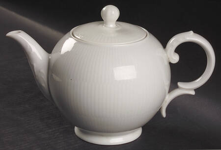 HC703 Teapot & Lid