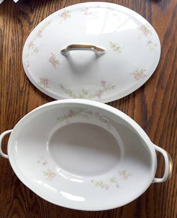 Schleiger 1244-1 Oval Covered Vegetable