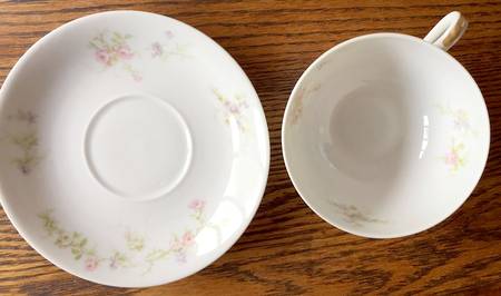 Schleiger 1244-1 Footed Cup & Saucer Set
