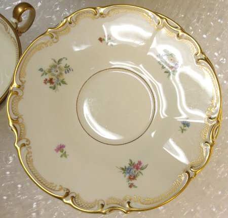 HUT973 Saucer